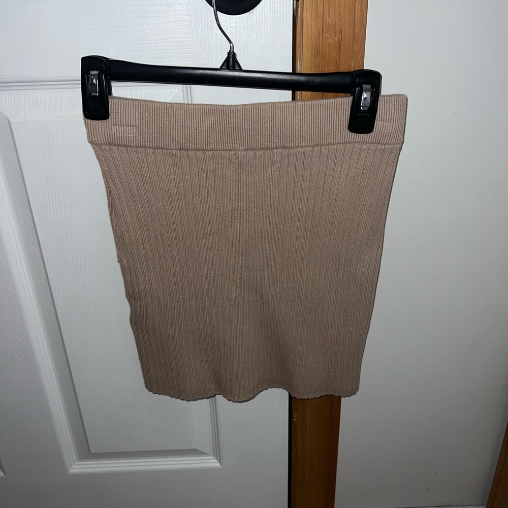 NWOT Abercrombie & Fitch Beige Ribbed Sweater Pencil Skirt